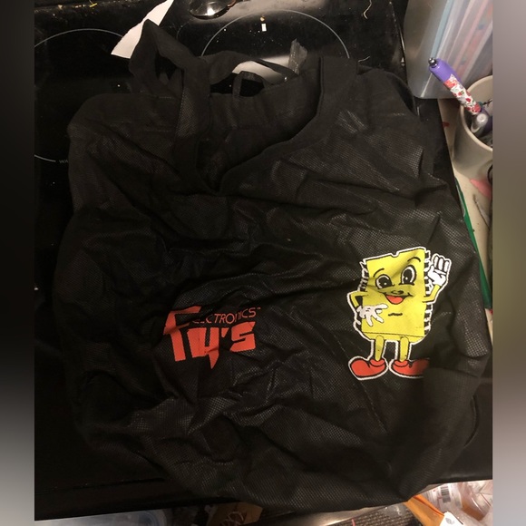 On hold for @chyanne146- Fry’s Electronics Reusable Shopping Bag-660 $12 - Picture 1 of 4